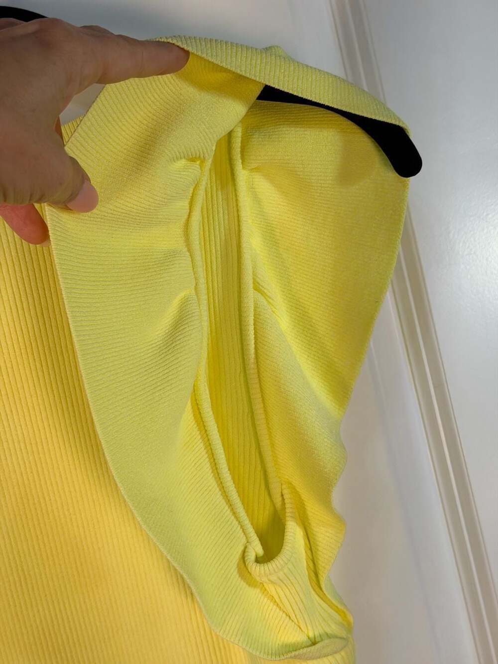 A.L.C. Holley Ruffle Sleeve Ribbed Knit Top Yellow Size M - Picture 4 of 6